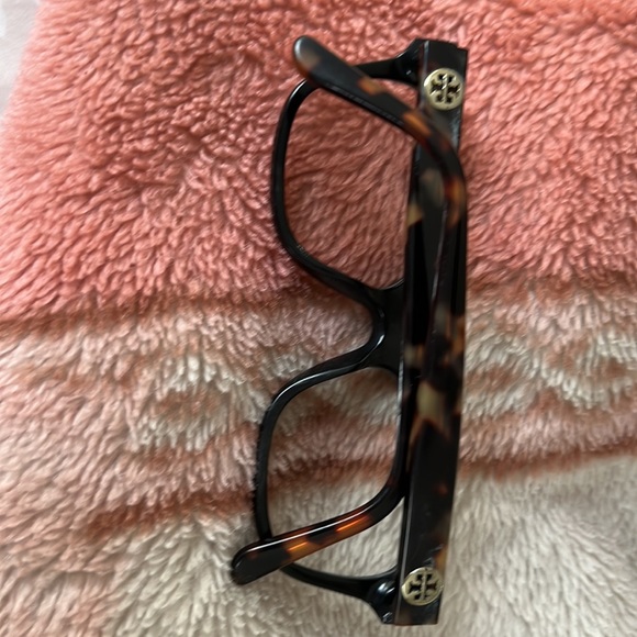 Tory Burch glasses they have medicine in them - Picture 2 of 6